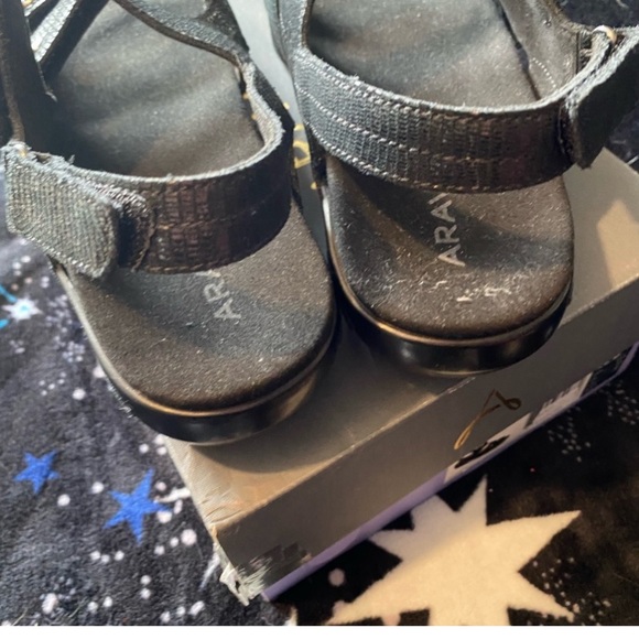 Beautiful Aravon Summer sandals - Picture 5 of 6